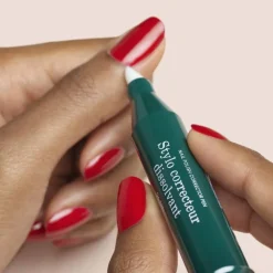 Stylo correcteur dissolvant