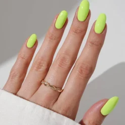 Vernis semi-permanent I-LAK – couleur Lime Glow, tenue longue durée / 11ml